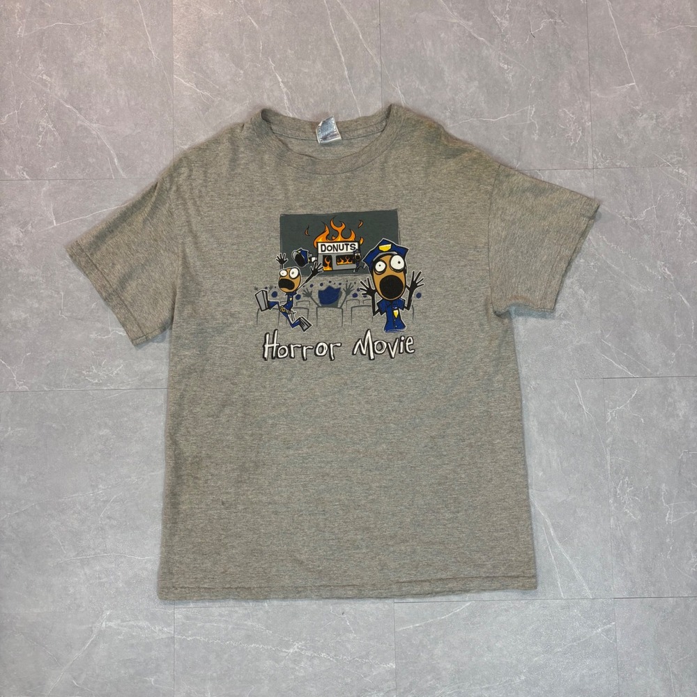 Tennessee River Horror Movie Donut Shop Police Graphic T-Shirt Gray Mens Medium